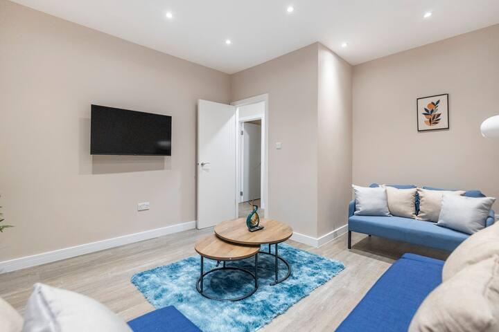 Convenient Spacious house Seven sisters Station3